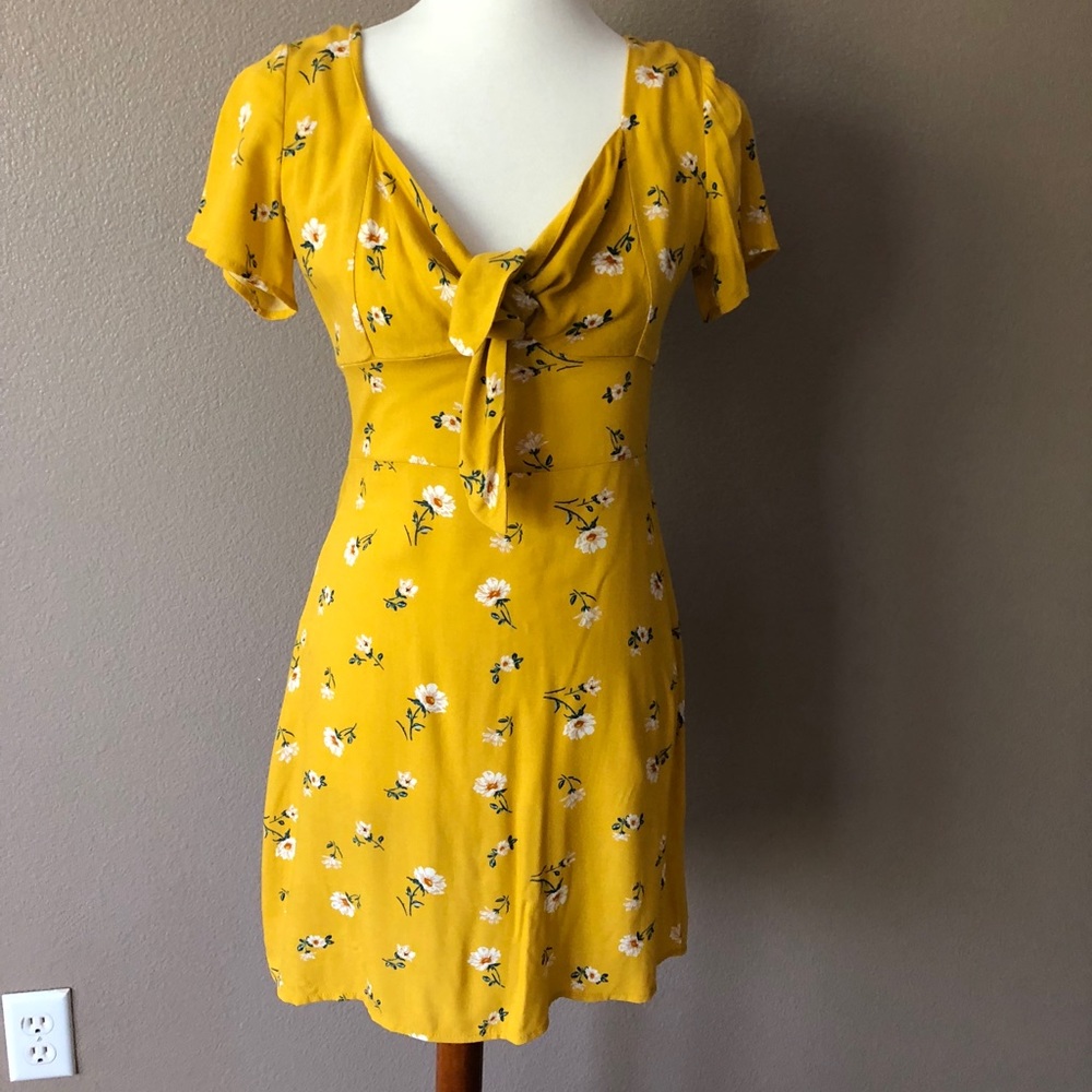 Pacsun LA Hearts Lady’s Dress Yellow floral dress
